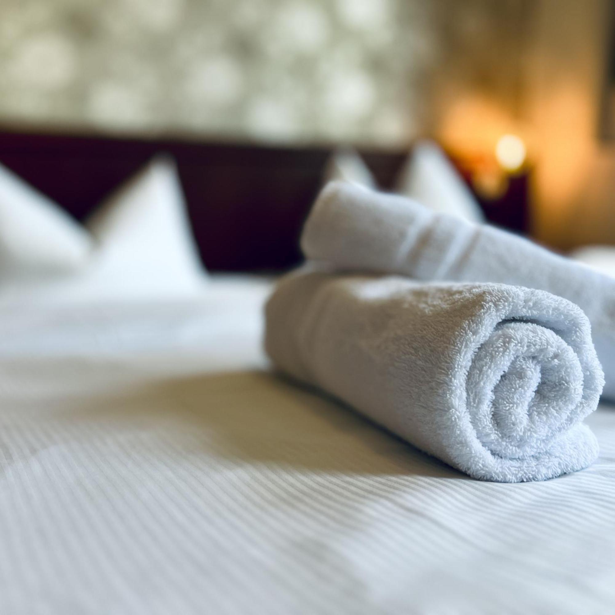 Ikura Hotel Self-Check-In 路德斯塔德·艾斯勒本 外观 照片